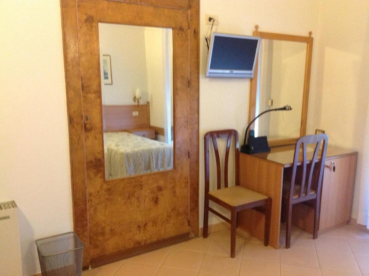 Hotel Castello Mesagne Rum bild